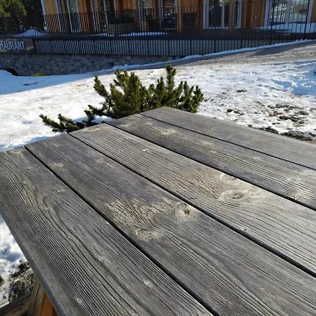Apartman De Luxe, *