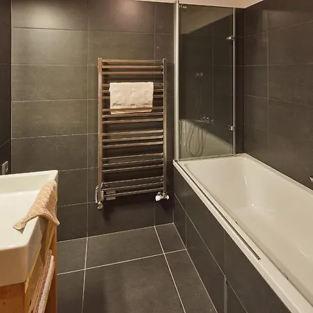Apartman De Luxe, *